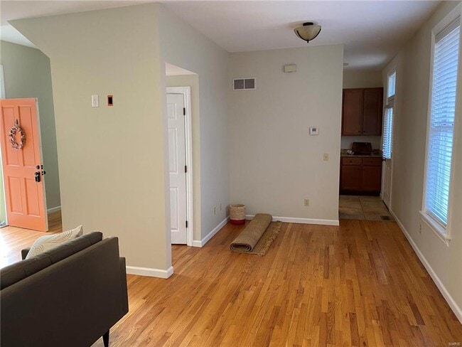 Building Photo - 816 Ann Ave