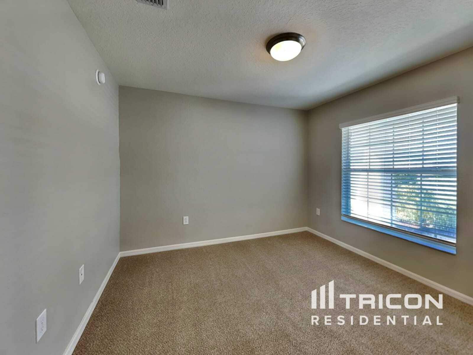 Building Photo - 887 Orleans Dr