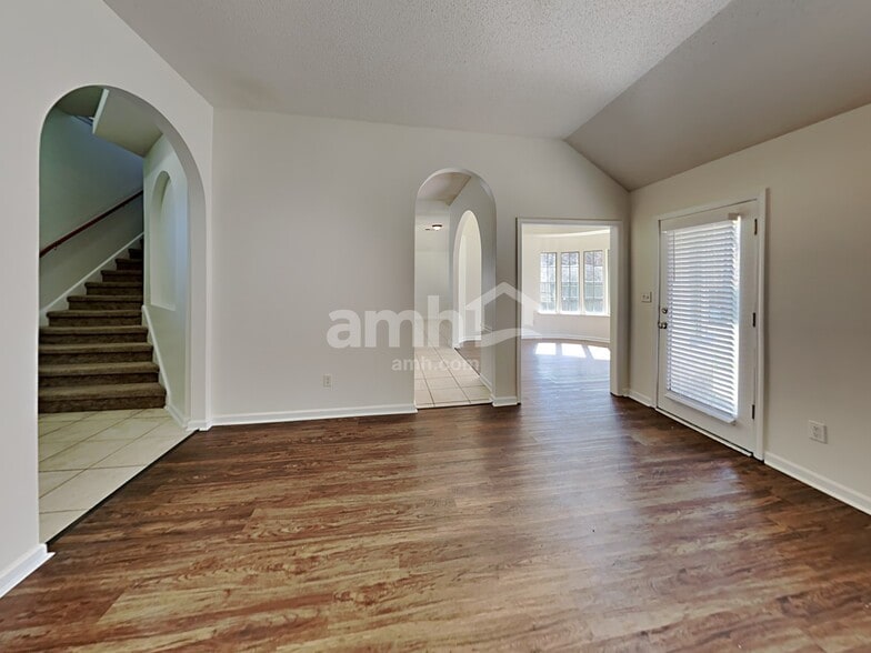 Building Photo - 1673 Farkleberry Dr