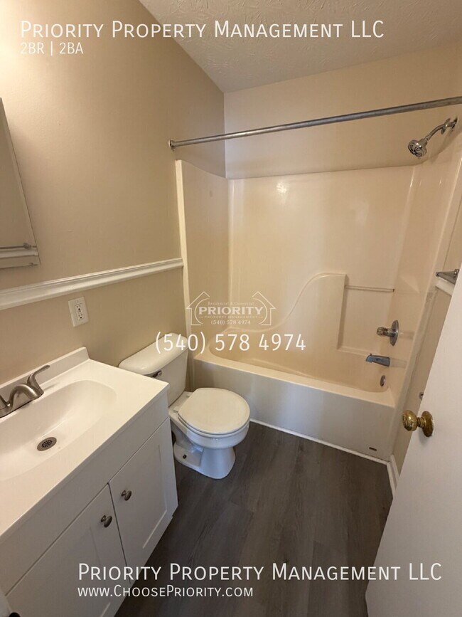 Building Photo - 142 Suter St