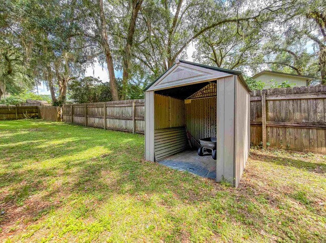 Building Photo - 776 Lupine Ln