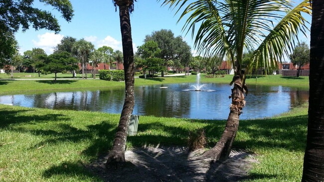 Building Photo - 2221 White Pine Cir