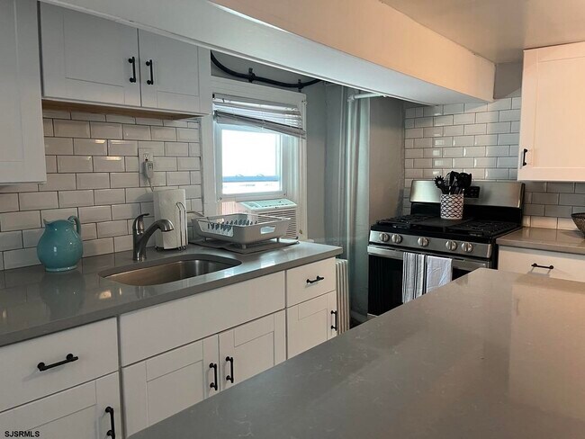 Building Photo - 6 N Nashville Ave