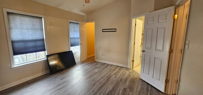 Building Photo - 9 E Calabash Ct