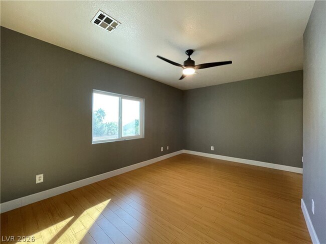 Building Photo - 4049 Bennett Mountain St