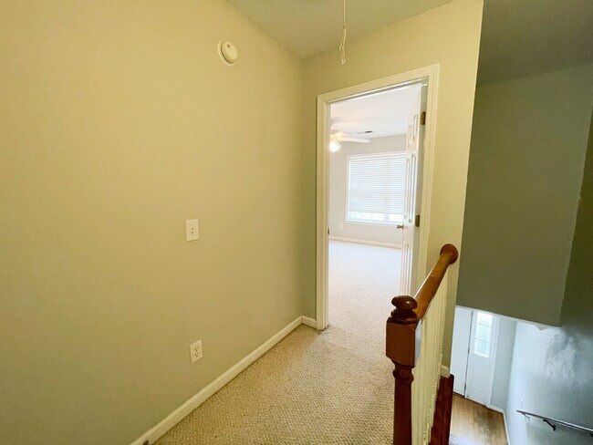 Building Photo - 12 Magnolia Glen Ln