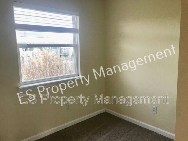Building Photo - 5130 Hodson Pl