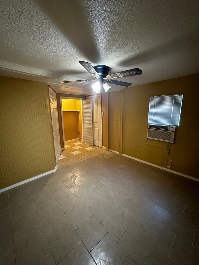 Building Photo - 1325 Hidalgo St