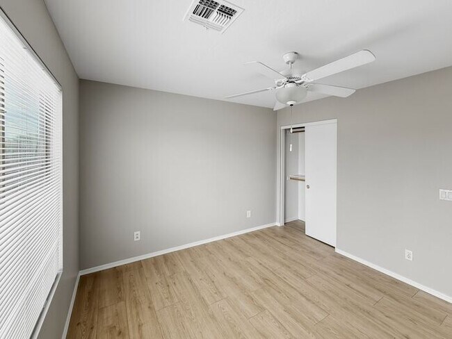 Building Photo - Pecan Creek - 5 Bedroom 3 Bathroom Home!