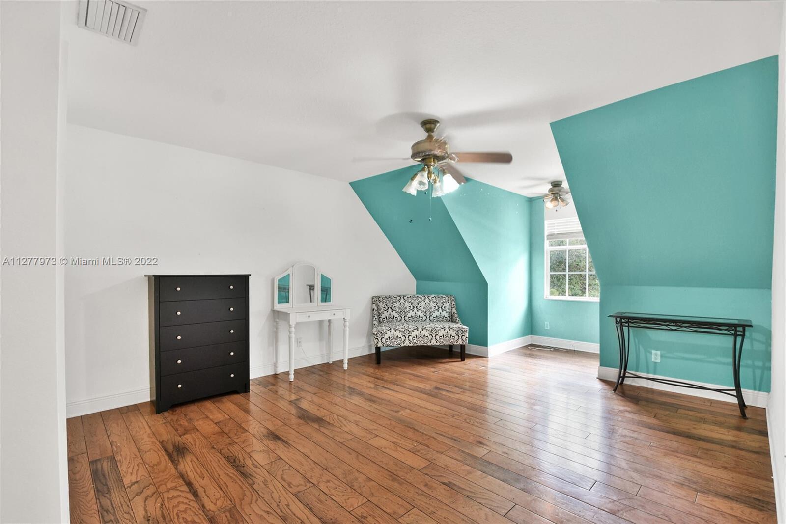 Building Photo - 14425 64th Ct N