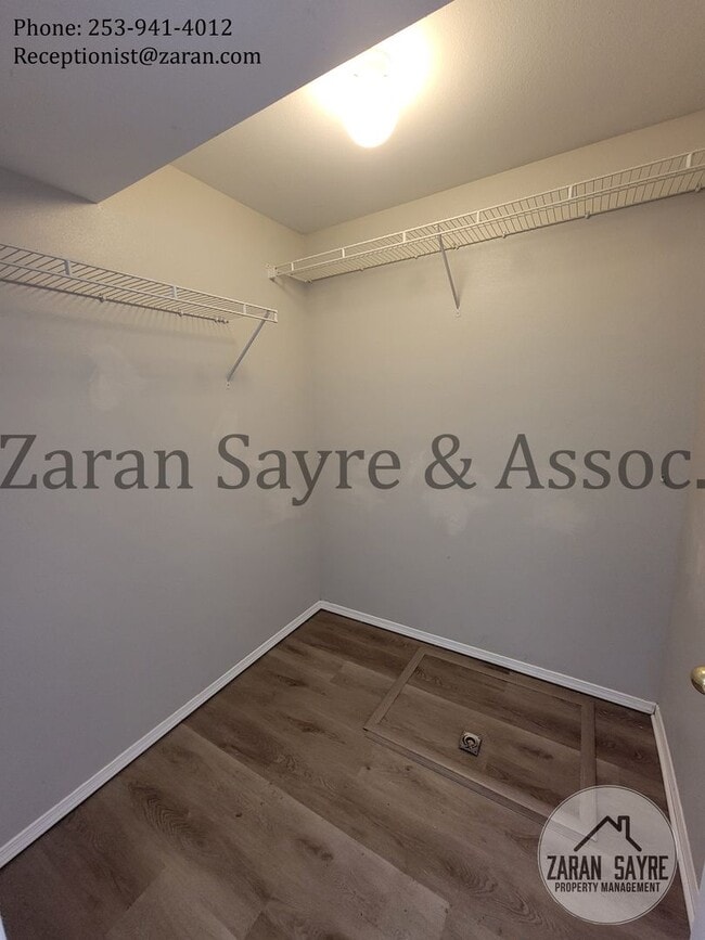 Building Photo - 2805 9th St SE