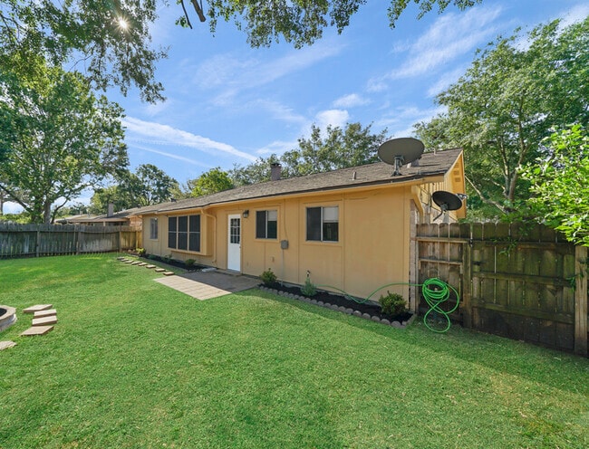 Building Photo - 22626 Leedstown Ln