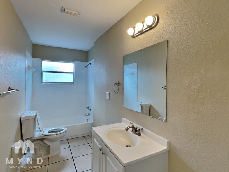 Building Photo - 5547 Golden Nugget Dr