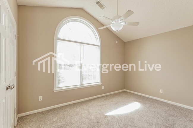 Building Photo - 159 Long Creek Dr