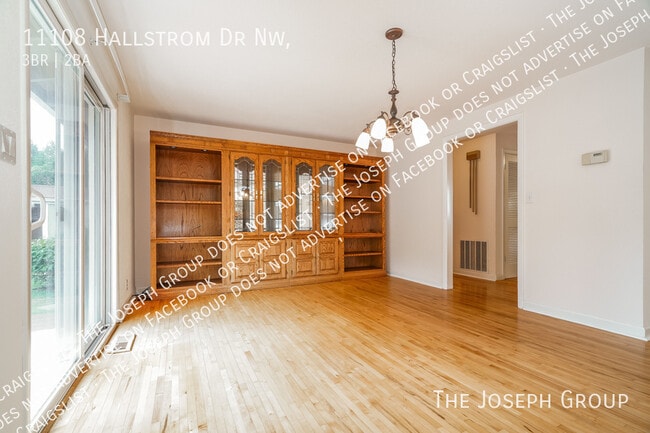 Building Photo - 11108 Hallstrom Dr