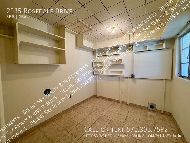 Building Photo - 2035 Rosedale Dr