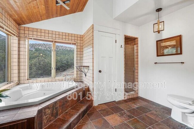 Building Photo - 14600 S Shaggy Mountain Rd