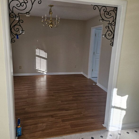 Building Photo - 205 Killian Green Dr