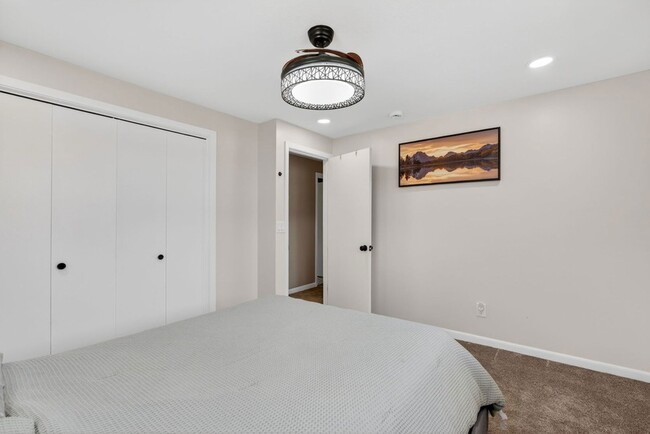 Building Photo - 2091 IL-102