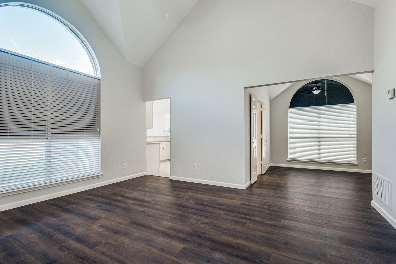 Building Photo - 2317 Suntree Ln
