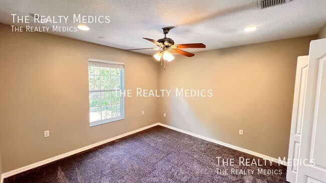 Building Photo - 12811 Moss Park Ridge Dr