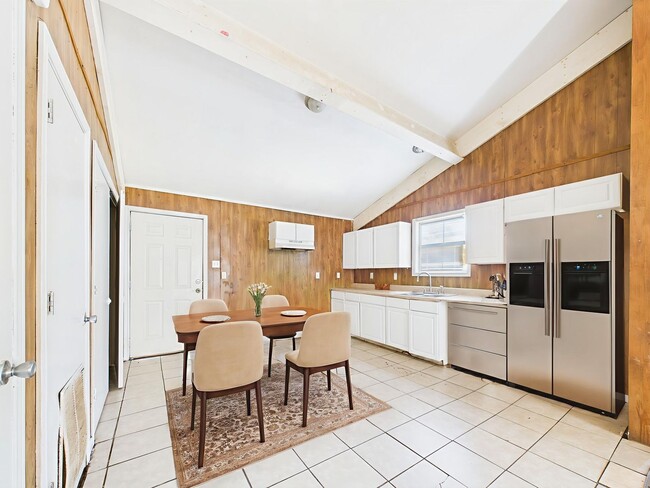 Building Photo - Three Bedroom Rental Home in Lafayette!