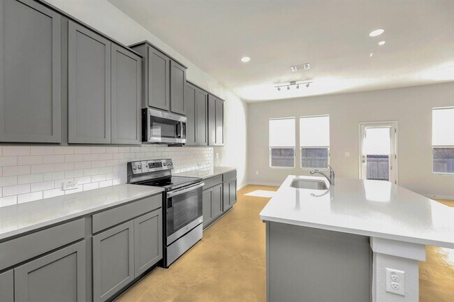 Building Photo - 15101 Casbah Dr