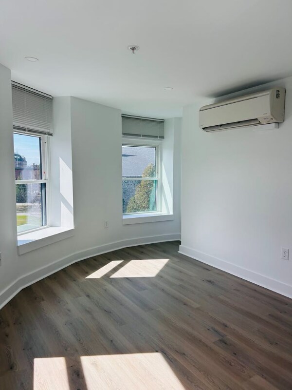 Building Photo - 169 Merrimack St