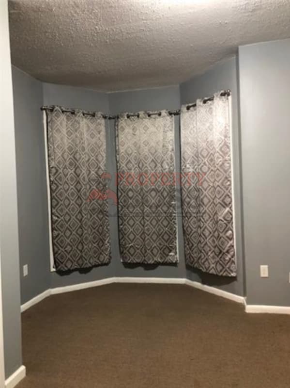 Building Photo - 802 Pine St