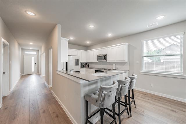Building Photo - 3202 Glorioso Dr