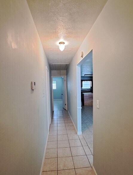 Building Photo - 3909 Ocean View Dr