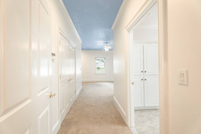 Building Photo - 785 Glenwood Dr