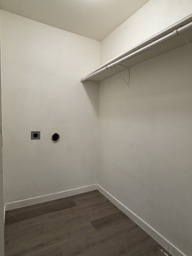 Building Photo - Available Soon! Apply now for this cute one bedroom apartment for $1200