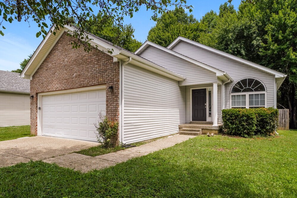 Building Photo - 11111 Meadow Chase Ct