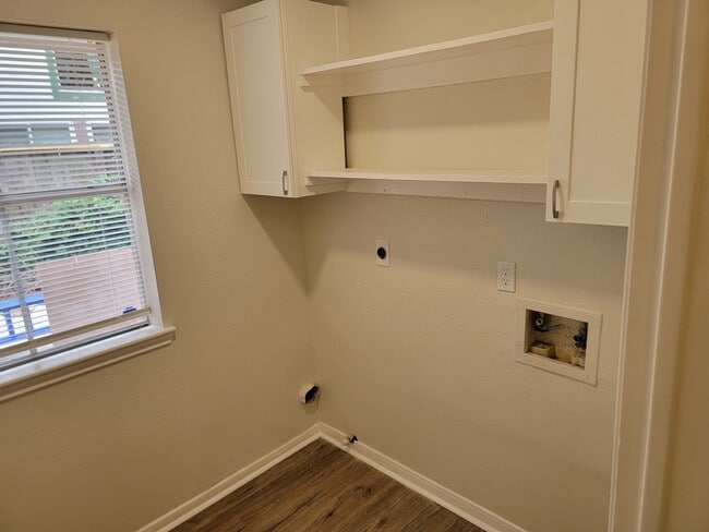 Building Photo - 6311 Diamond Rock Dr