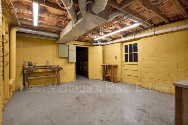 Building Photo - 301 Fairfield Rd