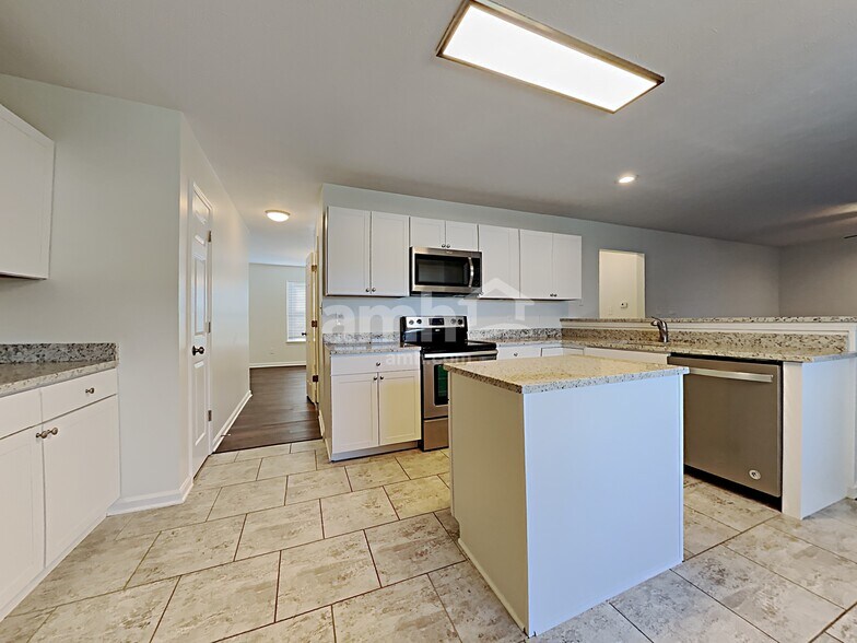 Building Photo - 4874 Oakton Way