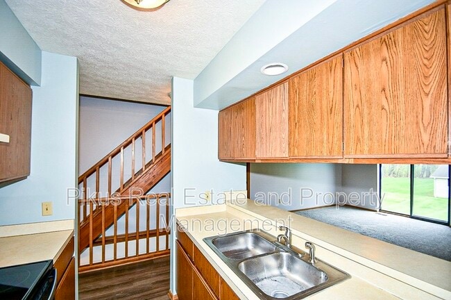 Building Photo - 2008 Redwing Dr