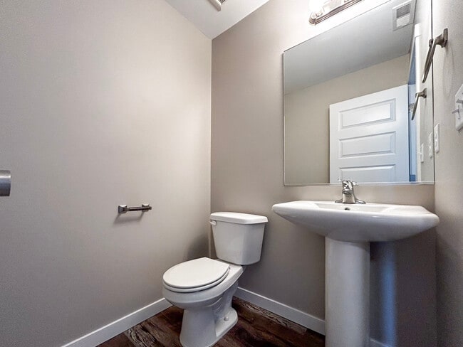 Building Photo - 190 Margette Way