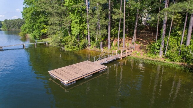 Building Photo - Rare opportunity to rent on LAKE MURRAY!