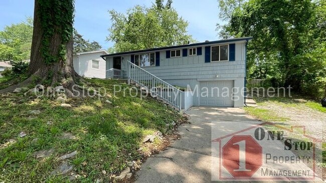 Primary Photo - Beautiful 3 Bedroom 1.5 Bathroom in Kansas...