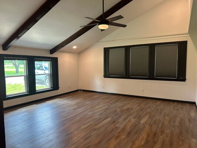 Building Photo - Welcome to country living with a fresh, modern twist.