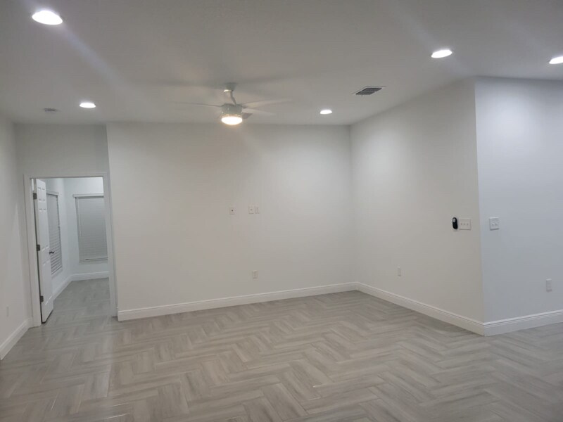 Building Photo - 6954 Redditt Rd