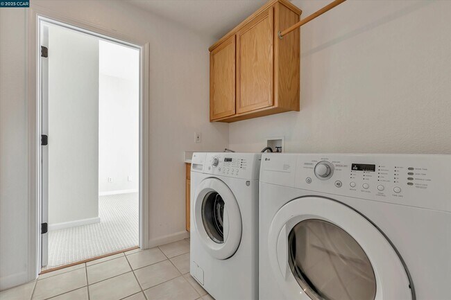 Building Photo - 4719 Golden Bear Dr