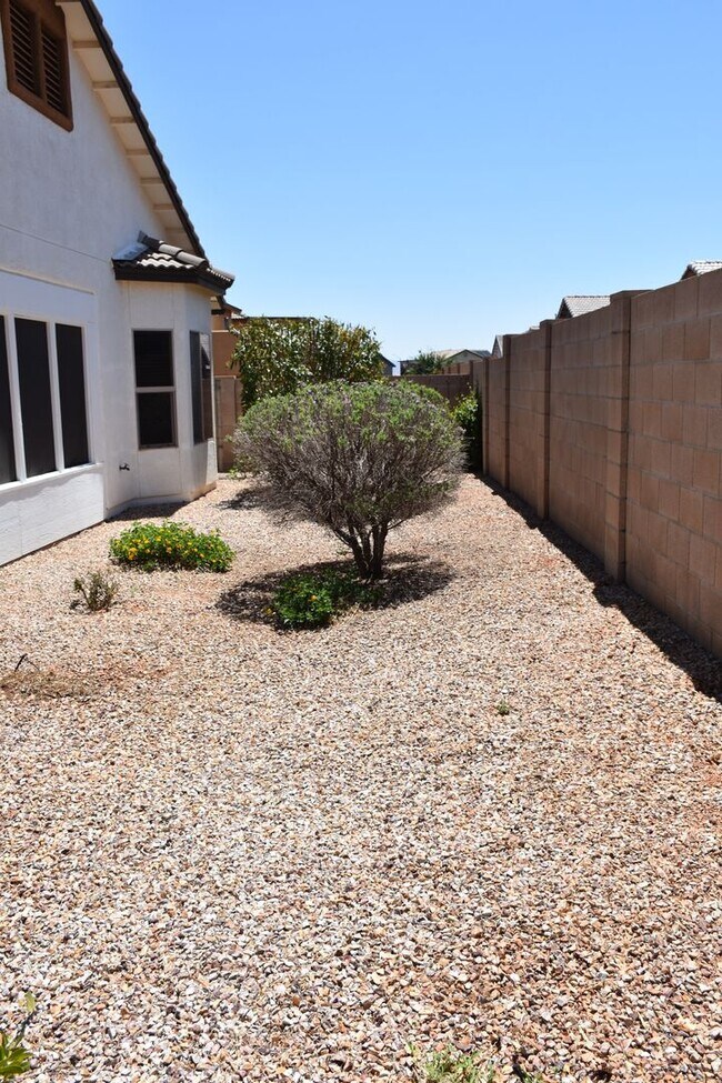 Building Photo - 4520 Leisure Ln