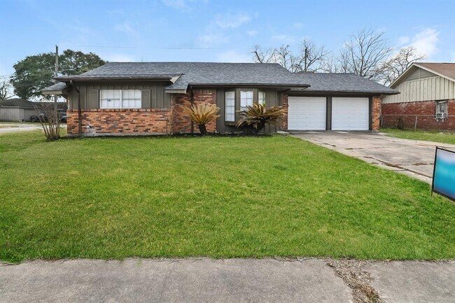 Primary Photo - 4303 Trail Lake Dr