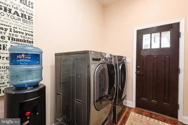 Building Photo - 2620 Love Point Rd