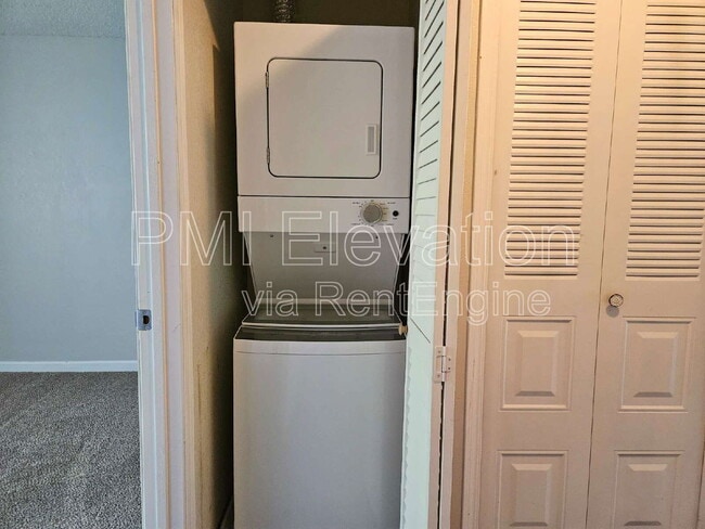 Building Photo - 8184 S Fillmore Cir