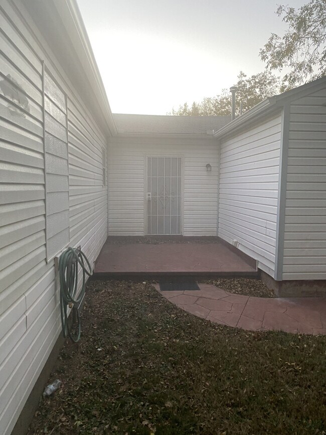 Building Photo - North Tulsa Home