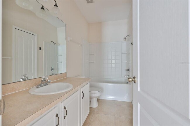 Building Photo - 15843 Fishhawk View Dr